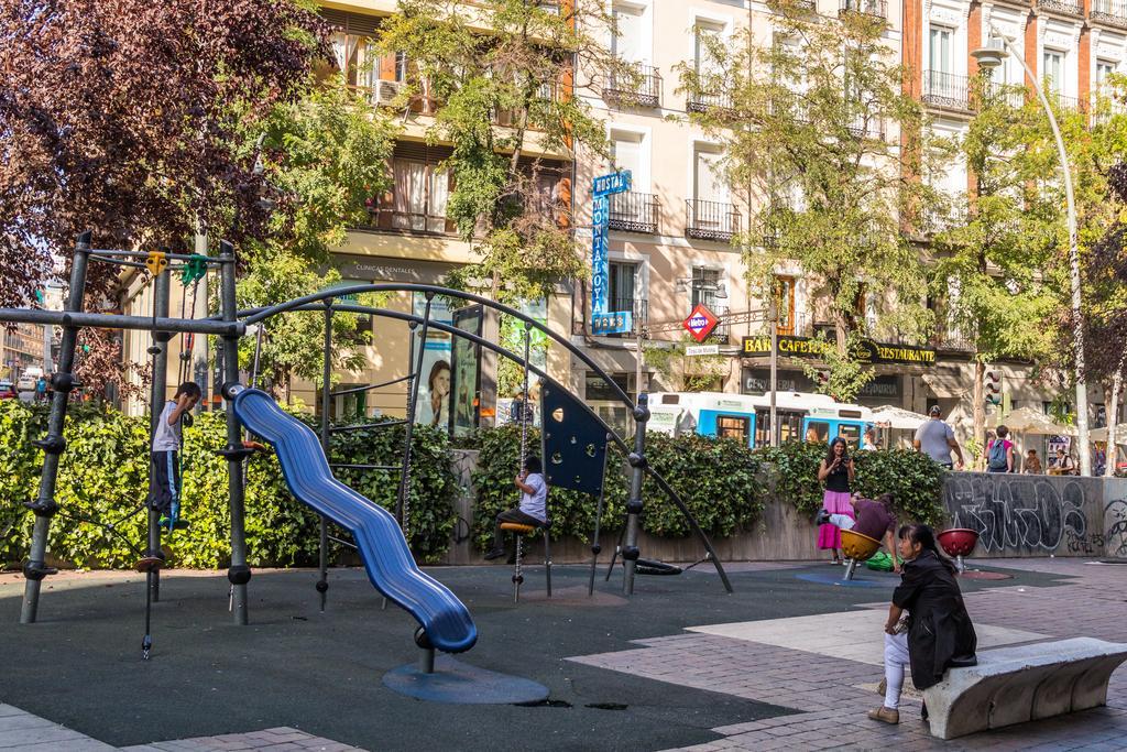 Latina I Appartamento Madrid Esterno foto