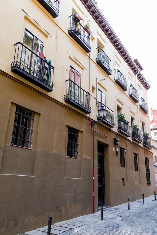 Latina I Appartamento Madrid Esterno foto