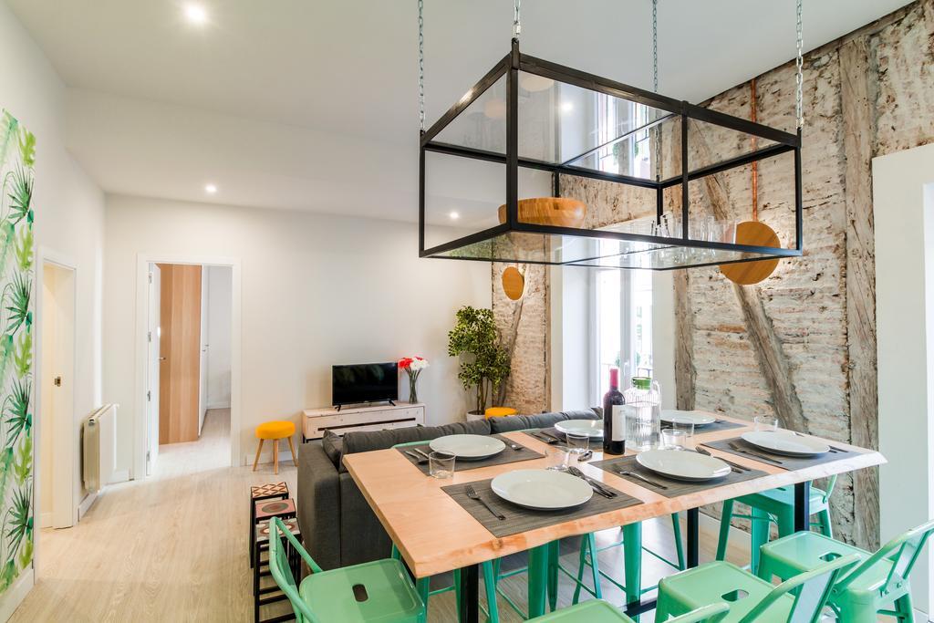 Latina I Appartamento Madrid Esterno foto
